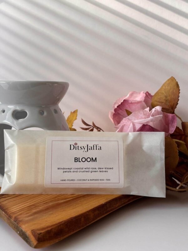 DitsyJaffa Bloom hand-poured wax melt snap bar in glassine bag