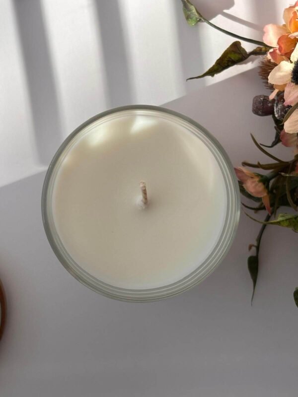 ditsyjaffa-cacao-dust-hand-poured-candle-flat-lay-top-view.jpg Flat lay top view of a DitsyJaffa Cacao Dust candle