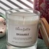 ditsyjaffa-bramble-hand-poured-candle-close-up.jpg Close up of DitsyJaffa Bramble hand-poured candle focusing on label